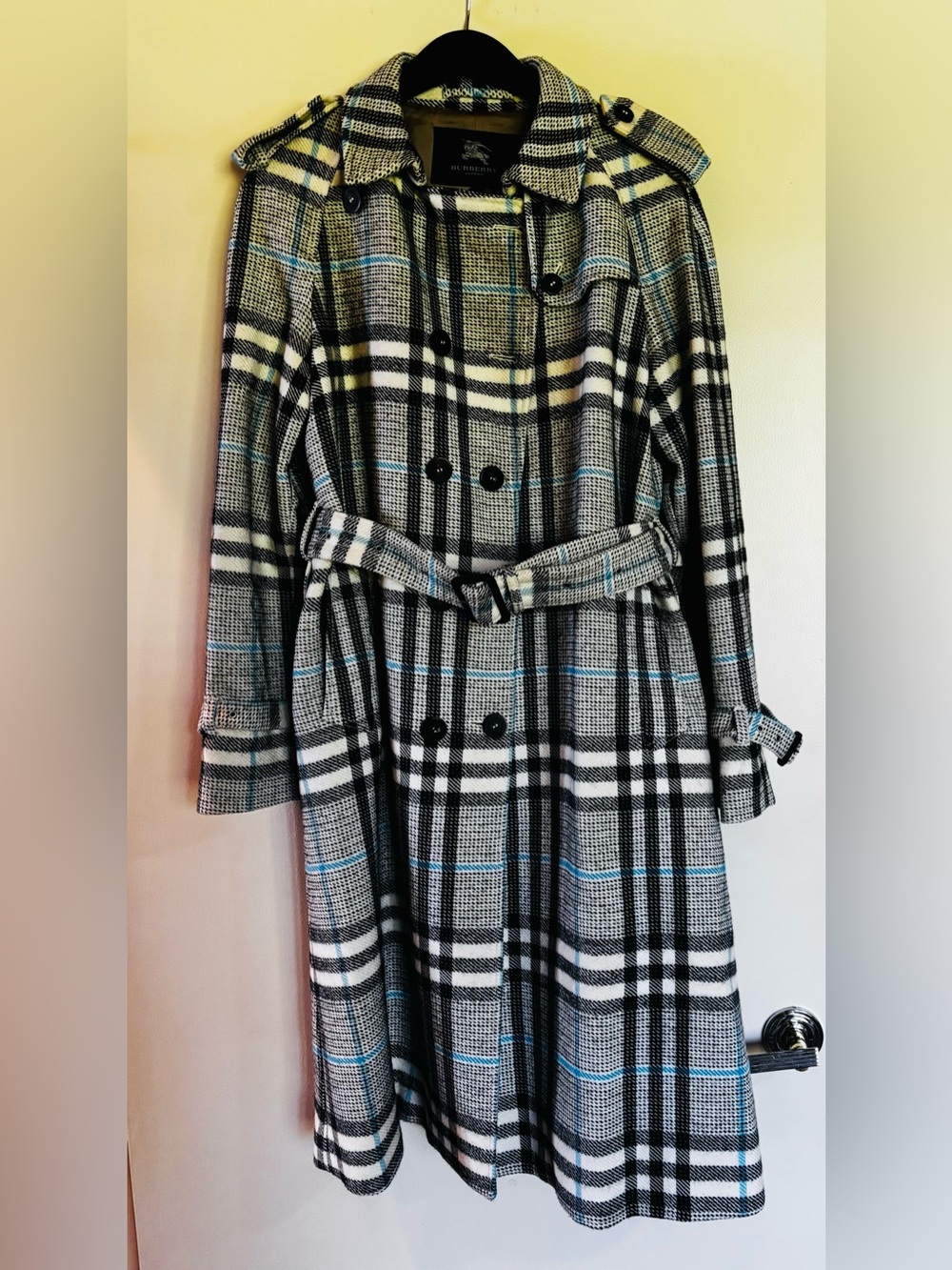 Burberry Black White Gray Plaid Trench Coat with Light Blue Accents - Picture 3 of 12